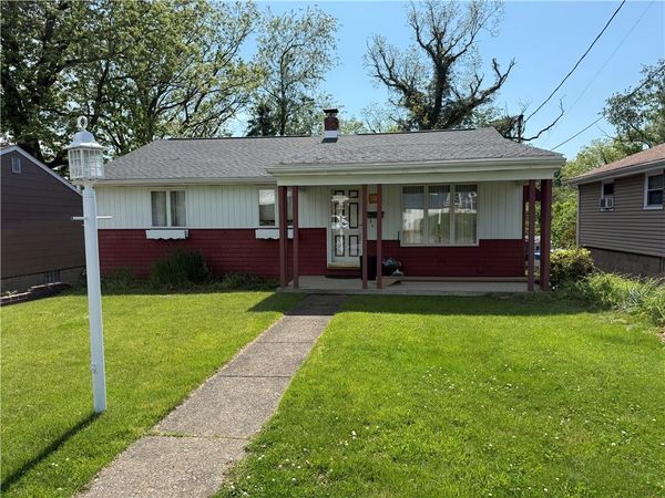 432 Violet Dr, Lower Burrell, PA 15068