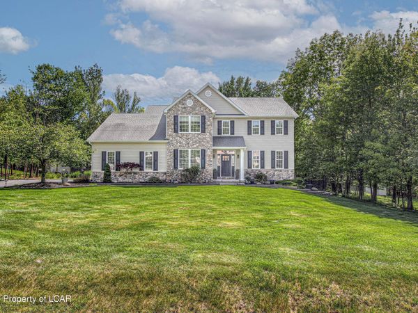 206 Bluestone Avenue, Mountain Top, PA 18707