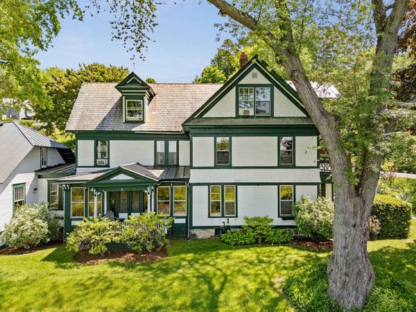 27 Inn Road, Unit 3, Charlotte, VT 05445