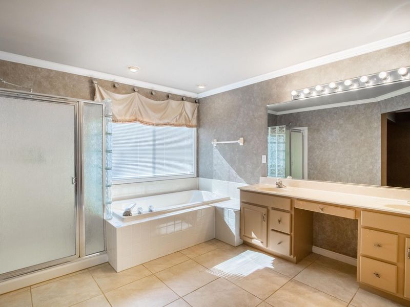 1082 Bold Forbes Court, Union, KY 41091 Photo 14