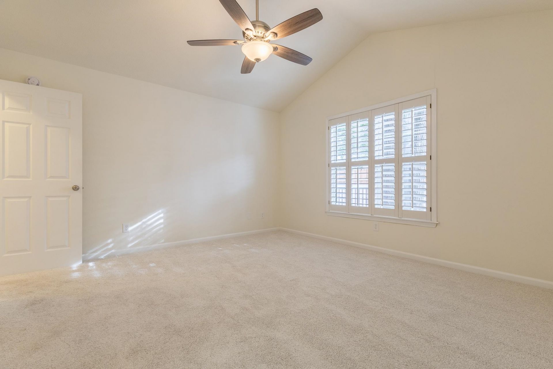 529 Waverly Loop Photo 7