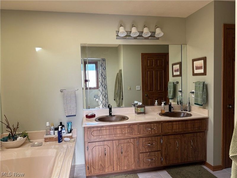 7432 Baldwin Creek Drive , Middleburg Heights, OH 44130 Photo 14