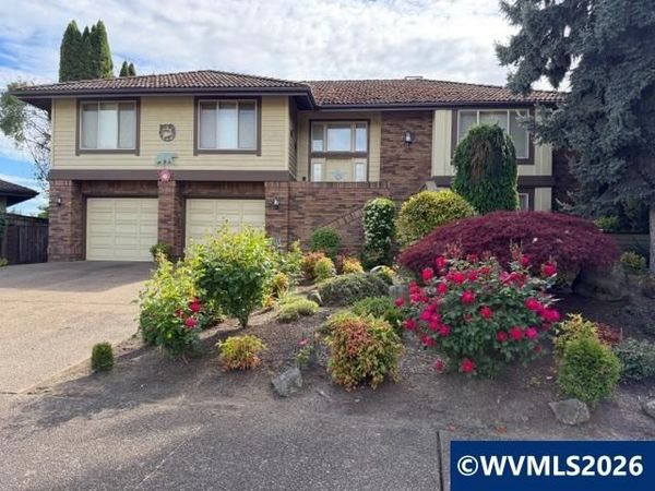 1344 Regency Dr, Eugene, OR 97401