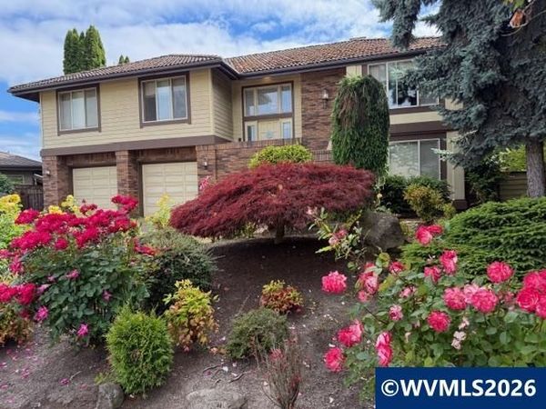 1344 Regency Dr, Eugene, OR 97401