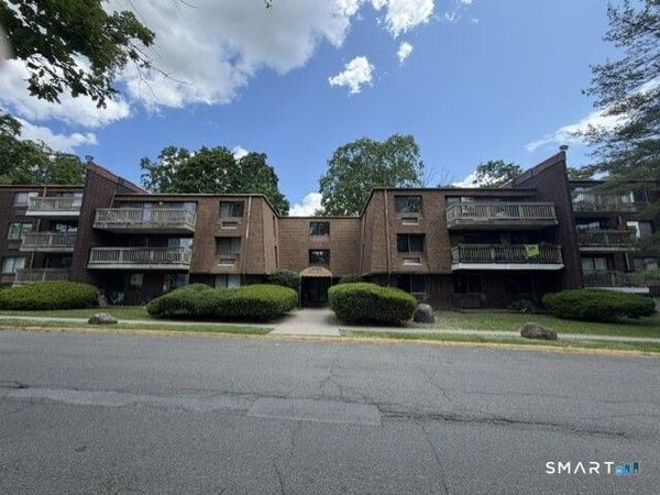 126 Triangle, Unit A24, Danbury, CT 06810