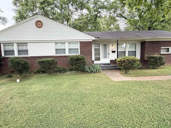 2116 NW Gilbreath Road NW, Huntsville, AL 35810