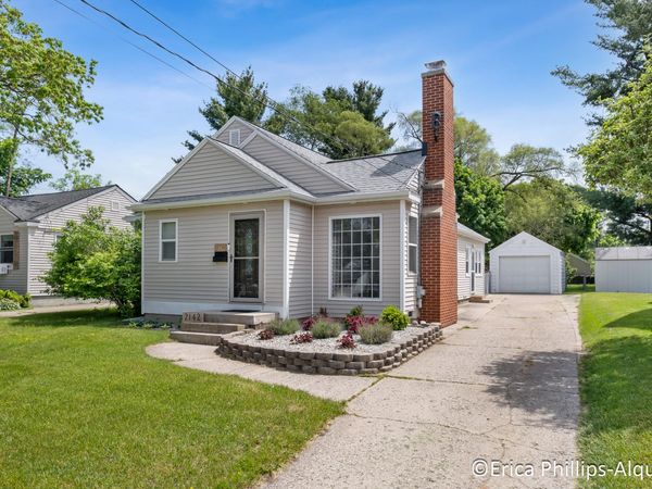2142 Emerald Avenue NE, Grand Rapids, MI 49505