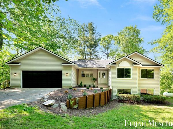 17610 Simmons Avenue NE, Cedar Springs, MI 49319