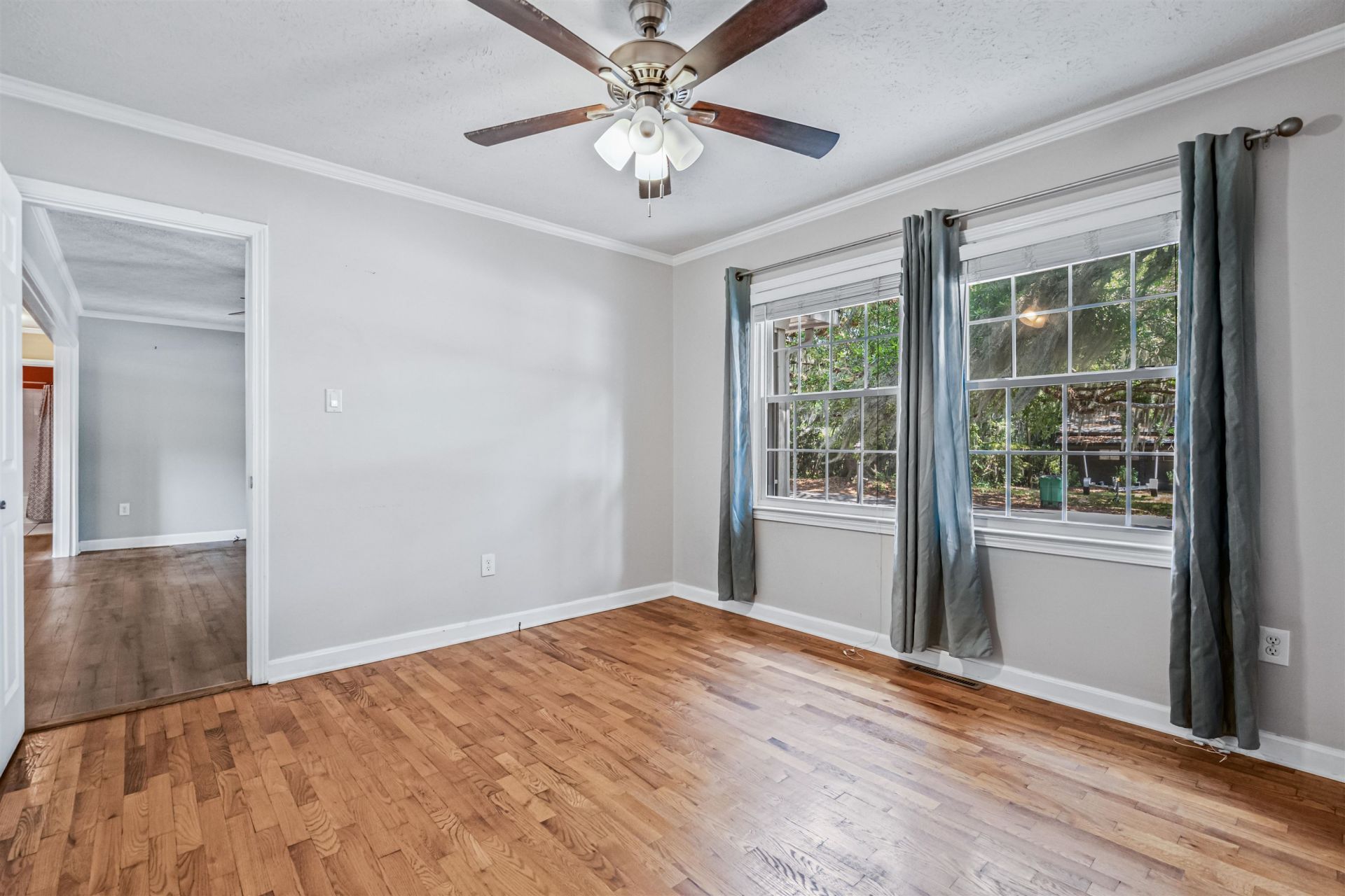 306 Kaufman St. Photo 15