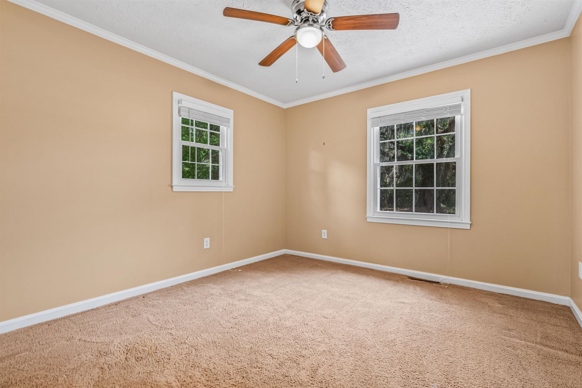 306 Kaufman St. Photo 19
