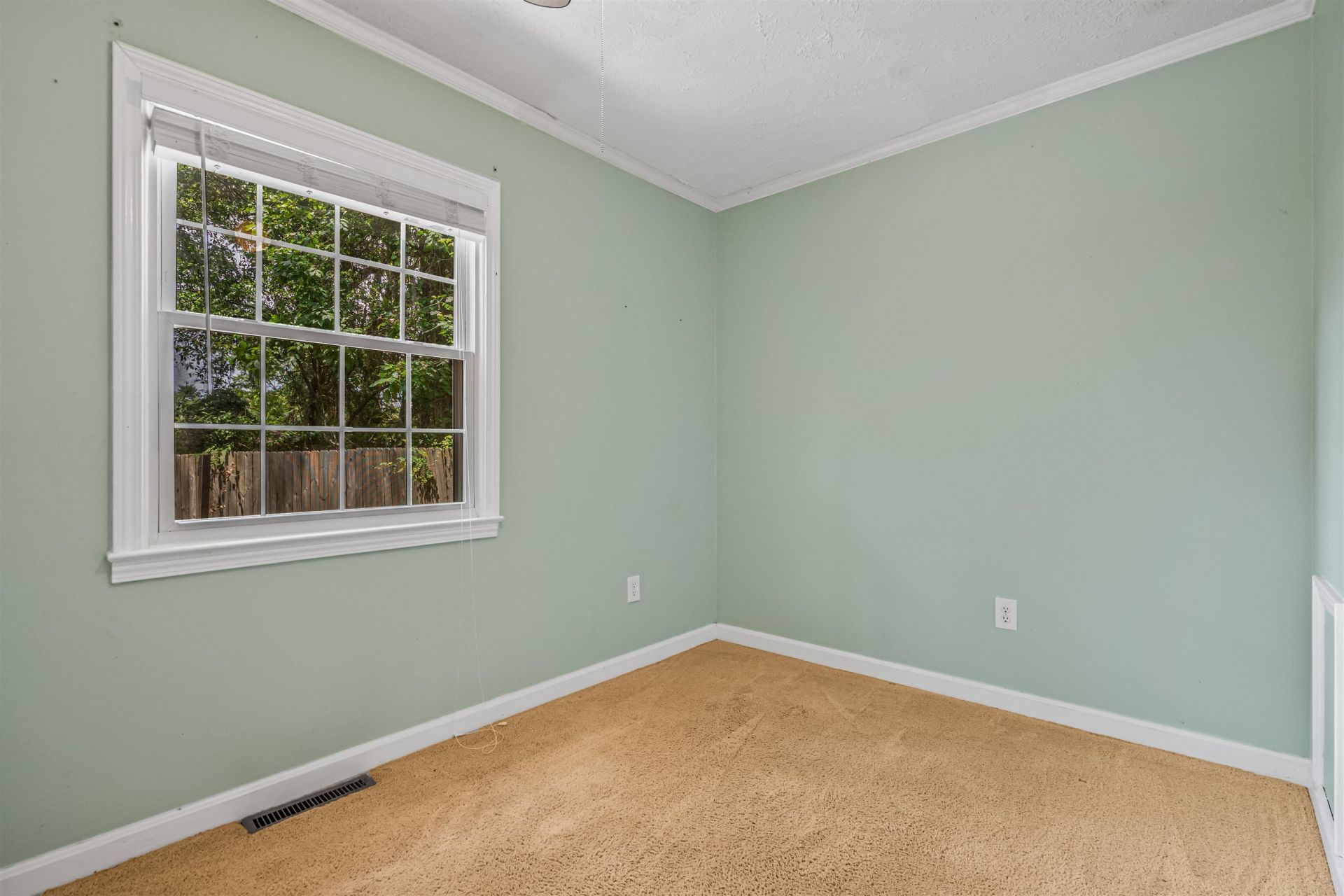 306 Kaufman St. Photo 22