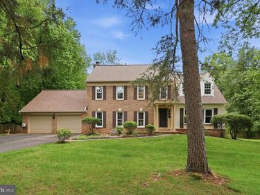 11913 HOLLY SPRING DRIVE, GREAT FALLS, VA 22066