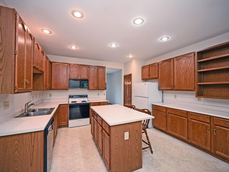 848 Cannes Court, Miami Twp, OH 45140 Photo 18