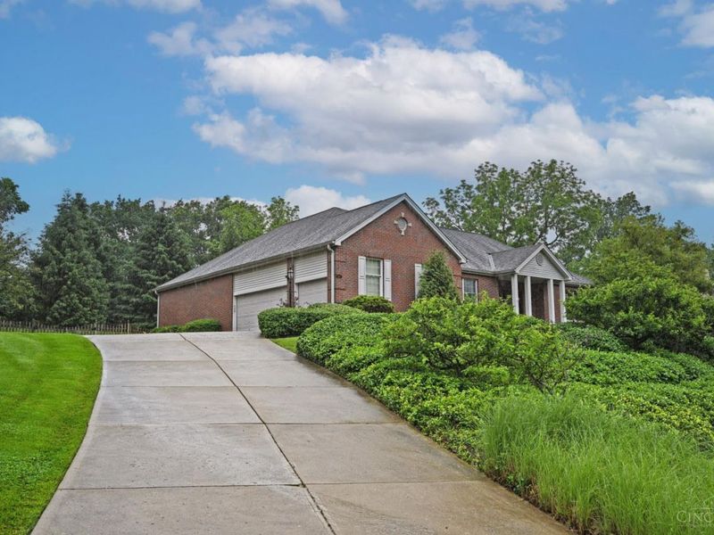 848 Cannes Court, Miami Twp, OH 45140 Photo 3