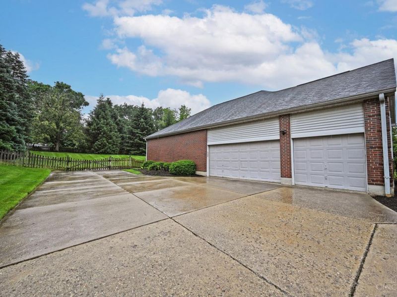848 Cannes Court, Miami Twp, OH 45140 Photo 4