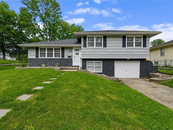 209 Augustus Drive, Excelsior Springs, MO 64024