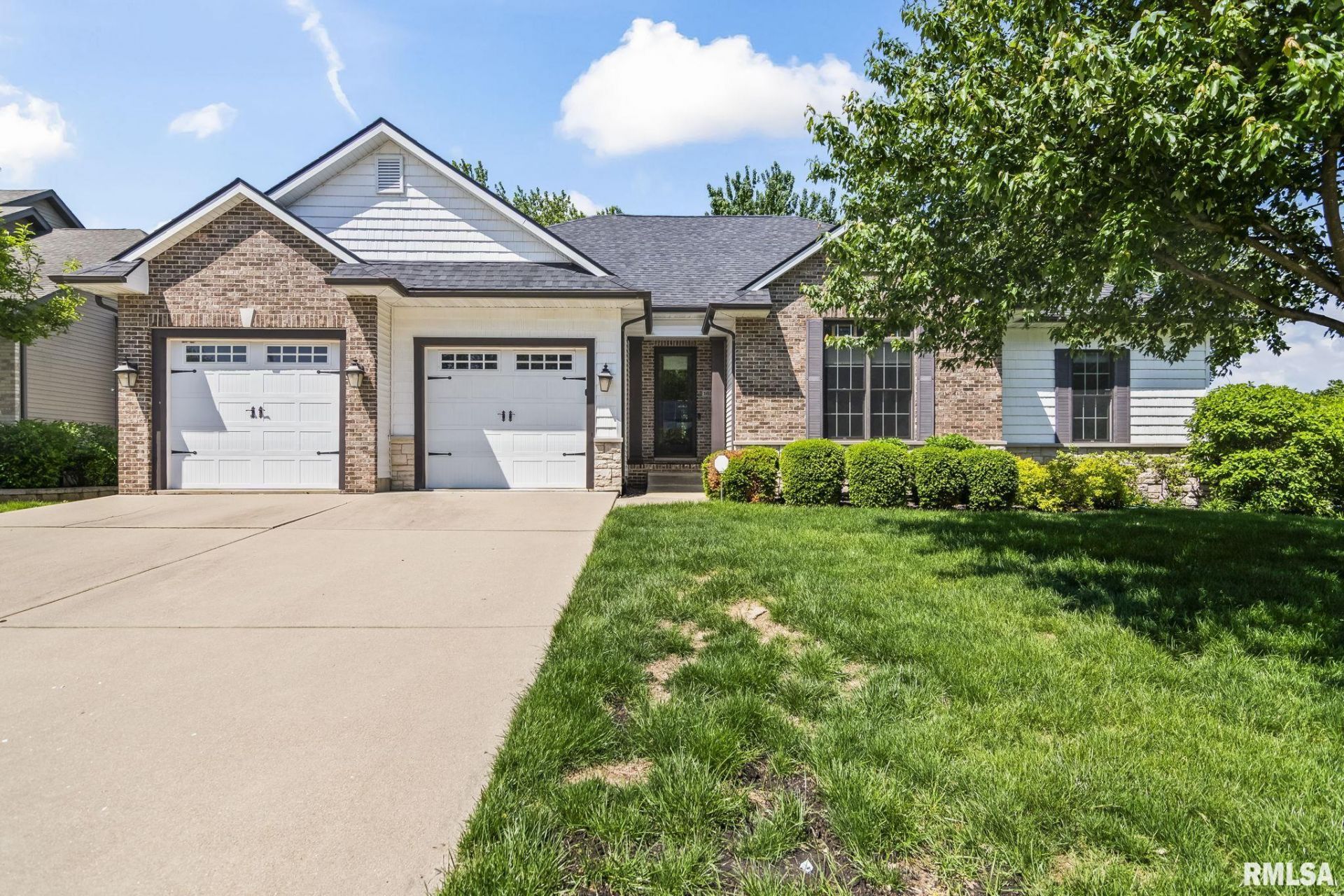 1621 Hoechester Road, Springfield, IL 62712 Main Photo