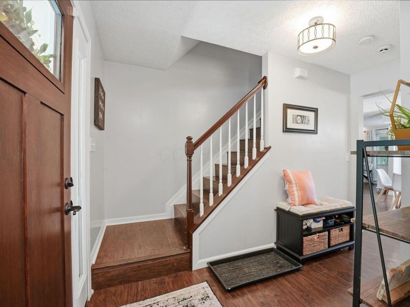 275 Spruce Hill Drive, Columbus, OH 43230 Photo 4