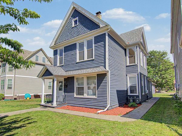 937 Thomas Avenue , Saint Paul, MN 55104