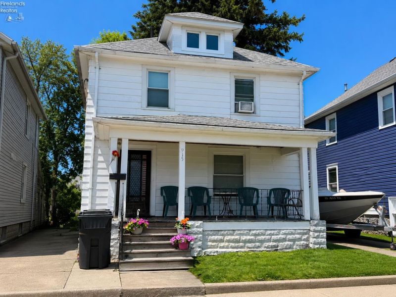 915 W Adams Street, Sandusky, OH 44870 Photo 1