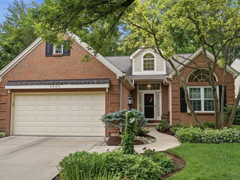 9490 Carriage Run Circle, Deerfield Twp., OH 45140 Photo 2