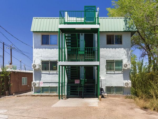 2104 Lead Avenue SE, Albuquerque, NM 87106