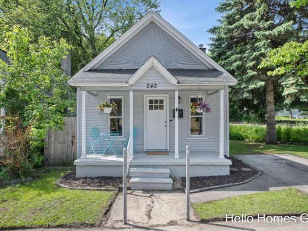 242 Matilda Street NE, Grand Rapids, MI 49503