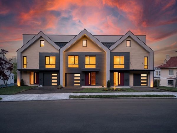 17 Algonquin Rd, Unit B, Newton, MA 02467