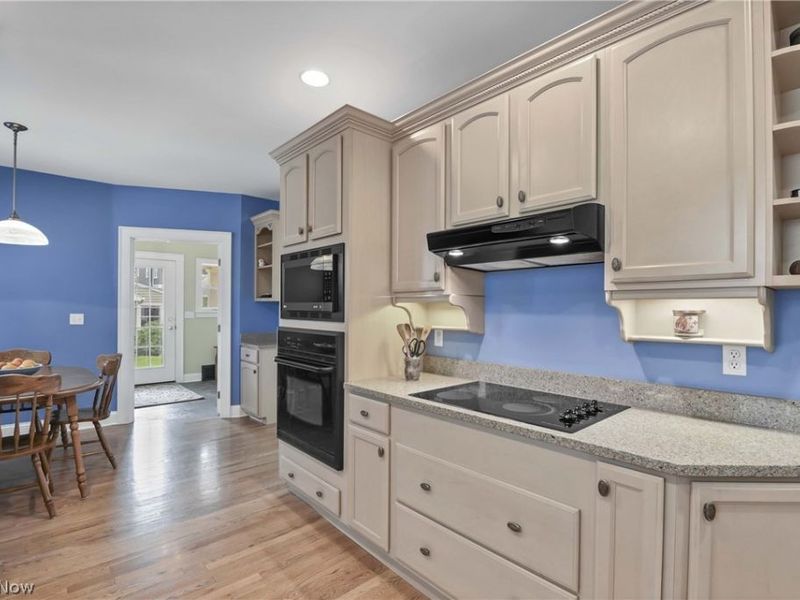 1615 Waterbury Road, Lakewood, OH 44107 Photo 13