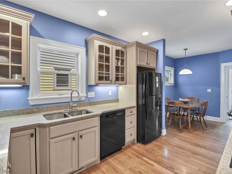 1615 Waterbury Road, Lakewood, OH 44107 Photo 14