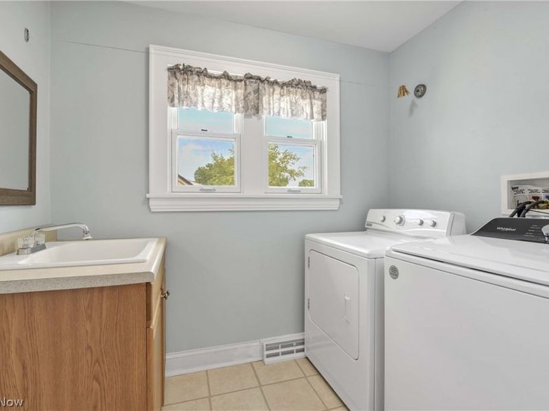 1615 Waterbury Road, Lakewood, OH 44107 Photo 30