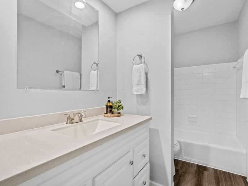 909 Hillery Road , Columbus, OH 43229 Photo 25