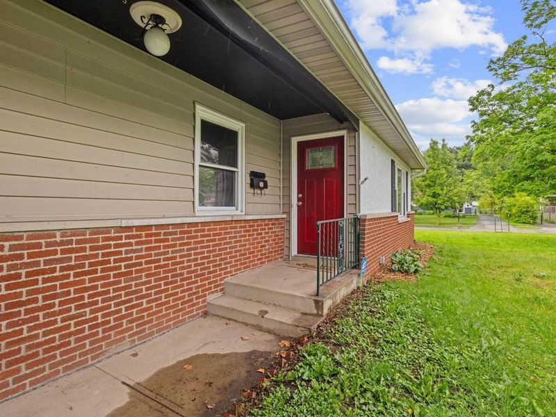 909 Hillery Road , Columbus, OH 43229 Photo 3