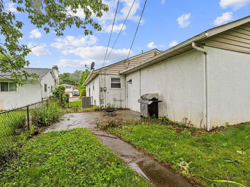 909 Hillery Road , Columbus, OH 43229 Photo 34