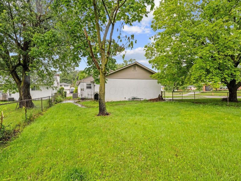 909 Hillery Road , Columbus, OH 43229 Photo 36
