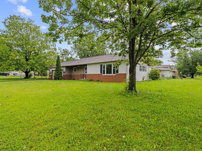 909 Hillery Road , Columbus, OH 43229 Photo 38