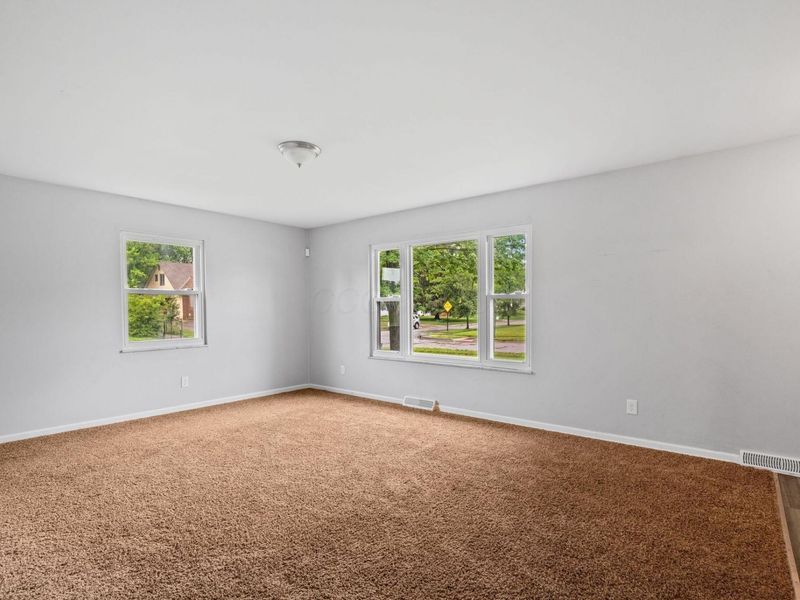 909 Hillery Road , Columbus, OH 43229 Photo 7