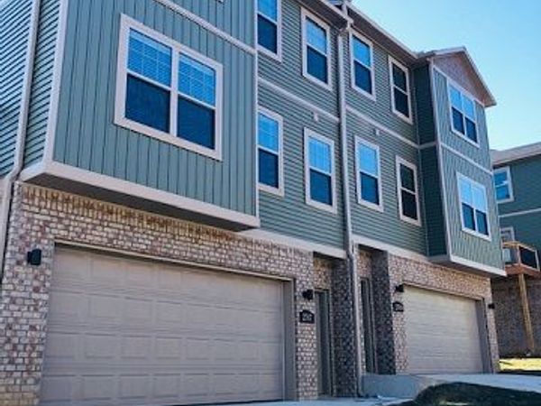 2809 W Blackstone Crossing , Fayetteville, AR 72704