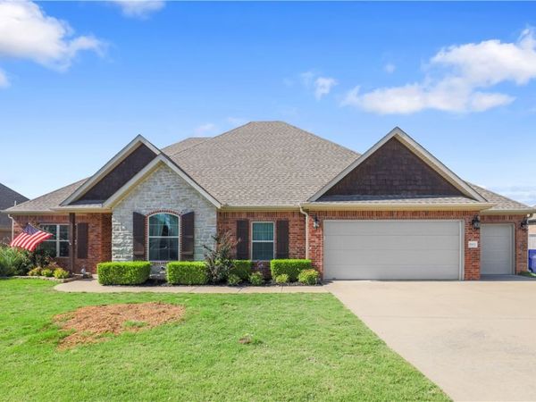 2000 Florence Avenue , Lowell, AR 72745