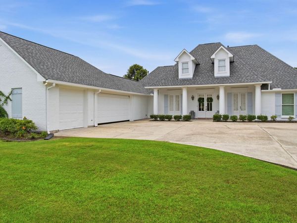 17628 Lake Vista Dr, Greenwell Springs, LA 70739
