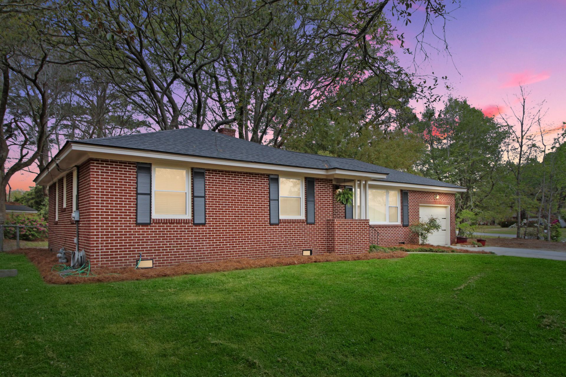 353 Wedgewood Street Photo 30