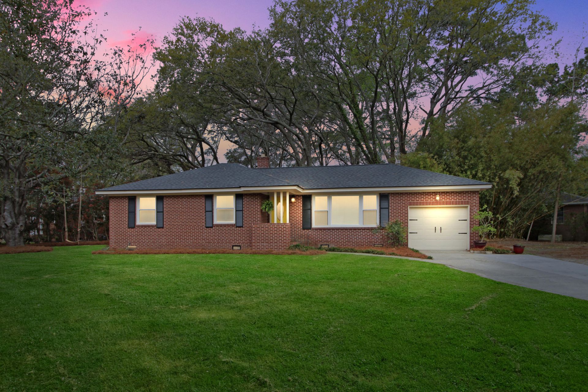 353 Wedgewood Street Photo 32