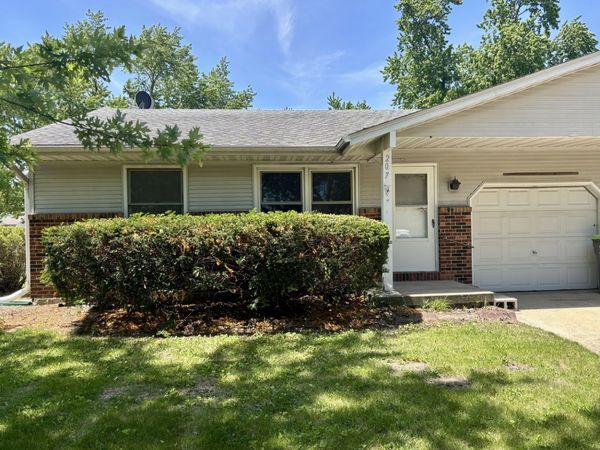 207 King Street, Unit 207, Cortland, IL 60112