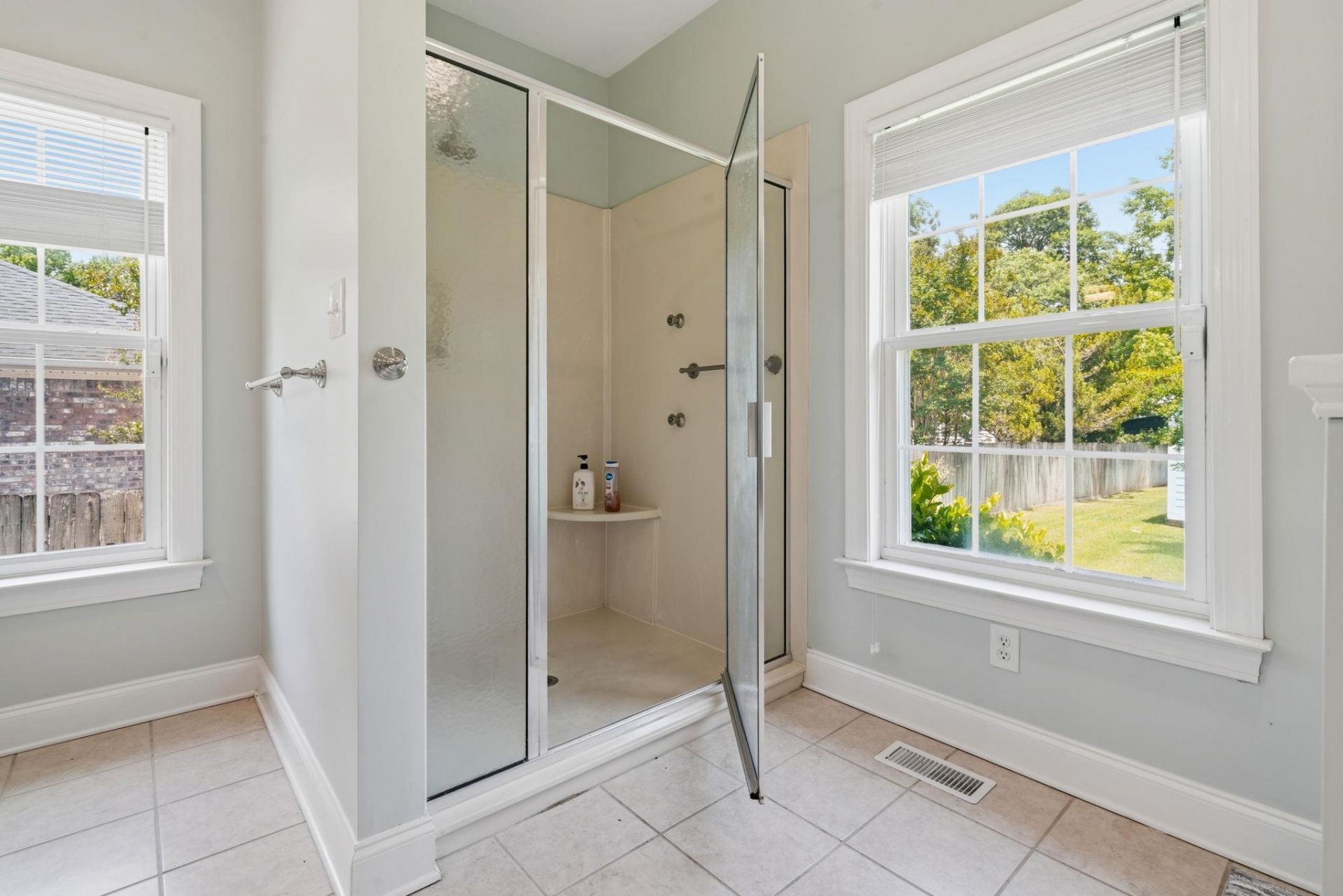 1421 Shoreline Dr. Photo 17