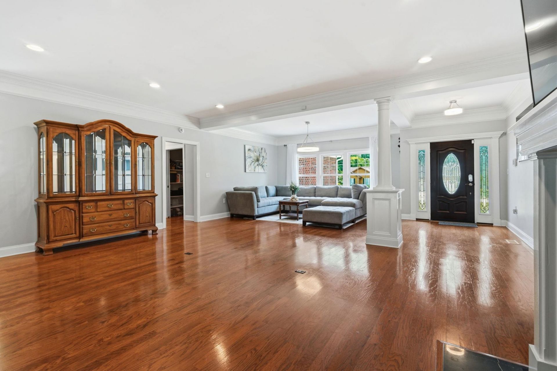 1421 Shoreline Dr. Photo 6