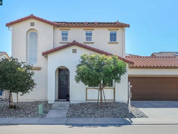 407 Alyssum Dr, Vacaville, CA 95687