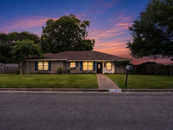 152 Marylee Drive, Hewitt, TX 76643