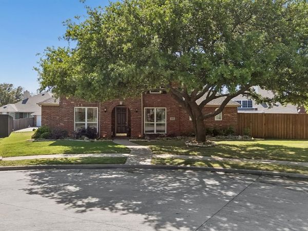 8410 Lexington Court, Rowlett, TX 75089
