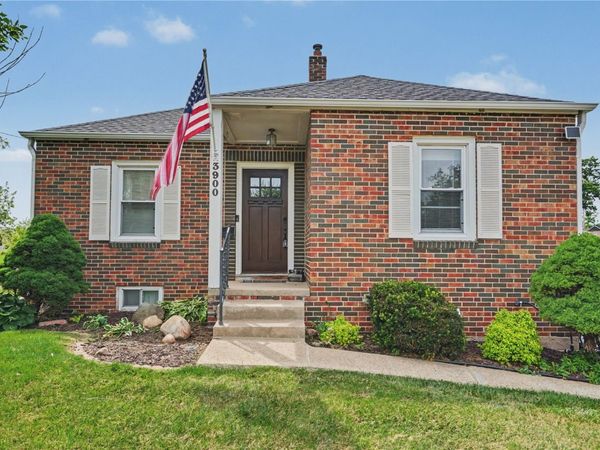 3900 Hart Court NE, Cedar Rapids, IA 52402