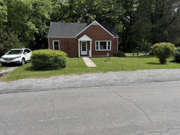 855 Hugh AVE , Roanoke, VA 24019